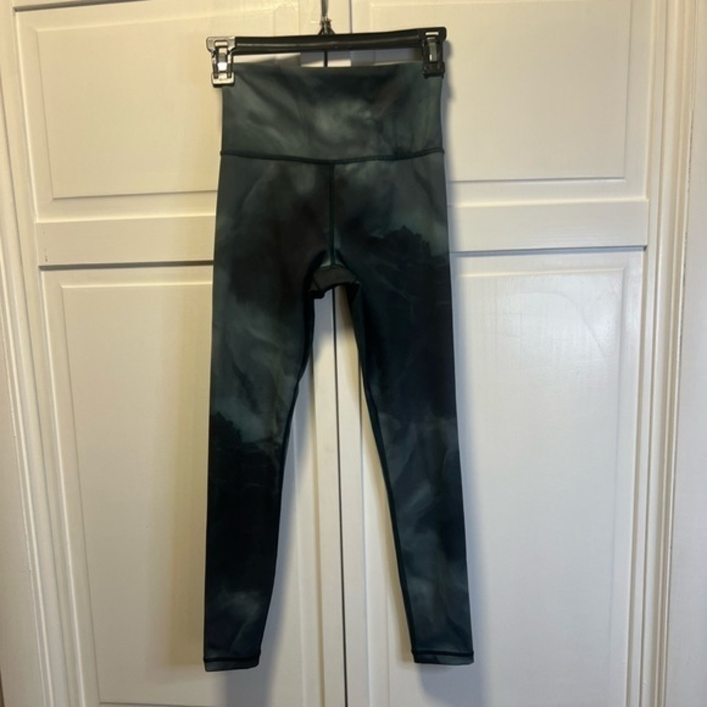 Athleta Elation Printed 7/8 Tights/Leggings Size Womens XXS Color Green Tie Dye